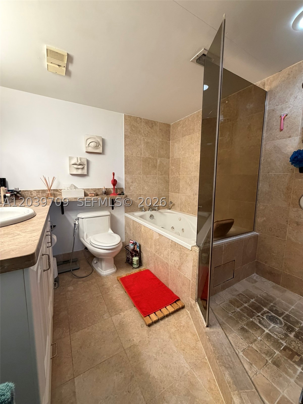 540 Brickell Key Dr #828, Miami FL 33131