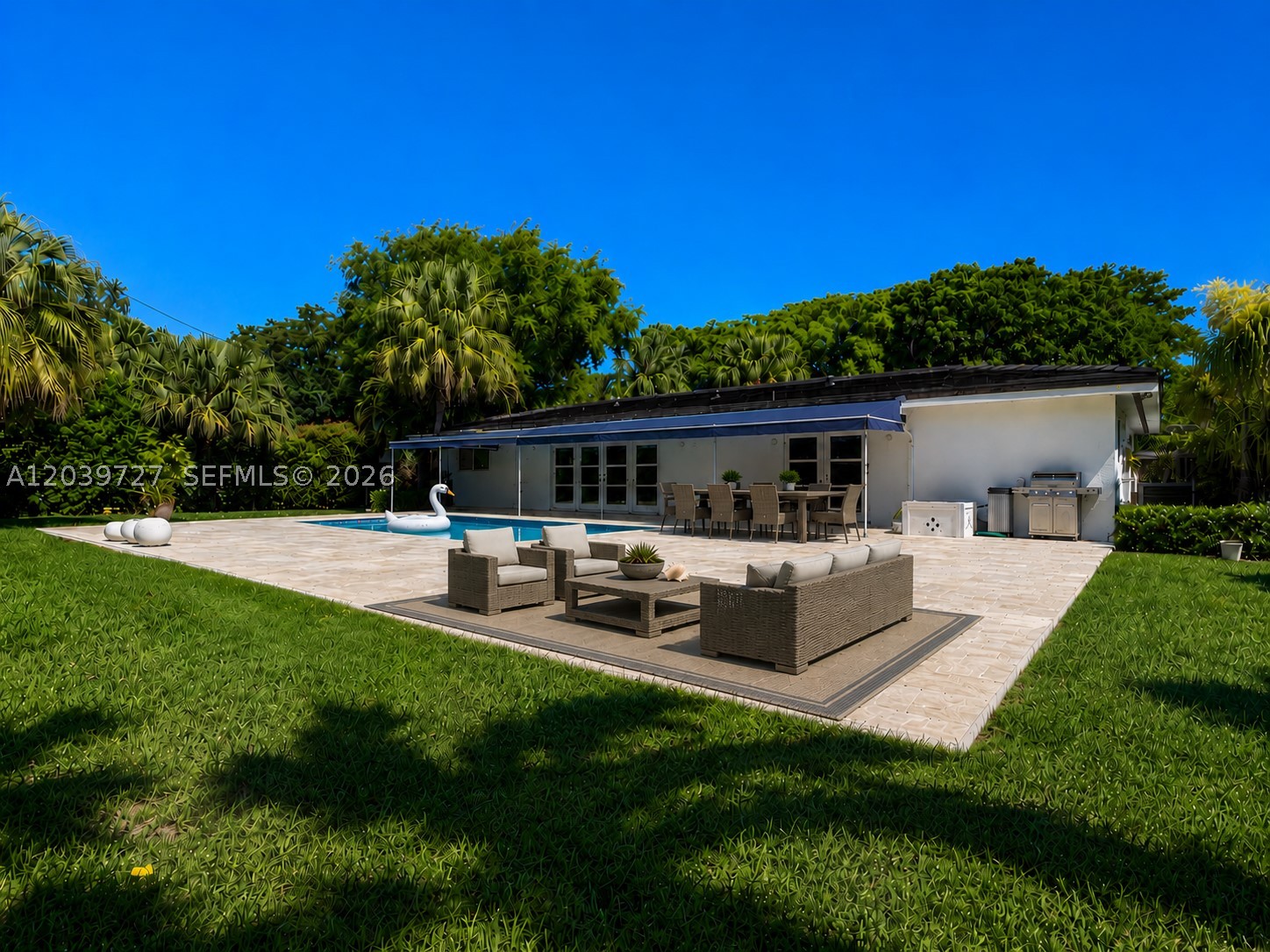 8725 SW 160 St, Palmetto Bay FL 33157