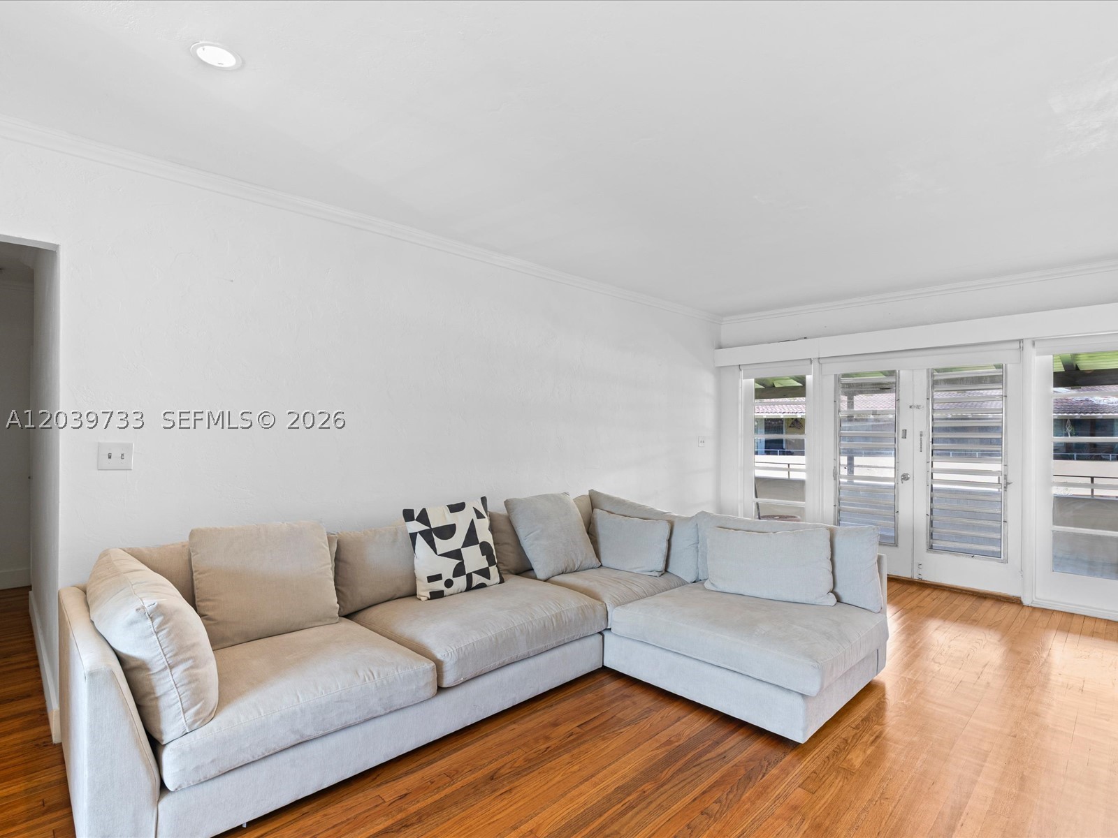 20 Park Dr #9, Bal Harbour FL 33154