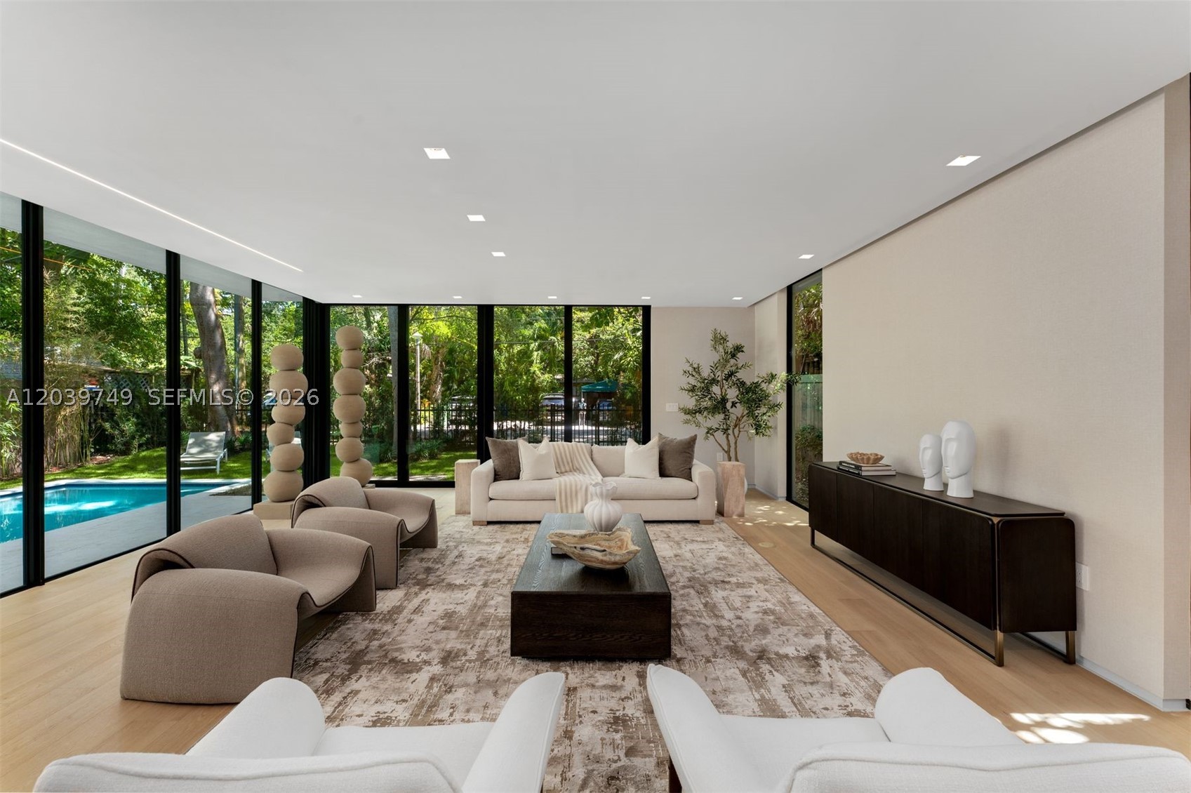 3579 Avocado Ave, Miami FL 33133