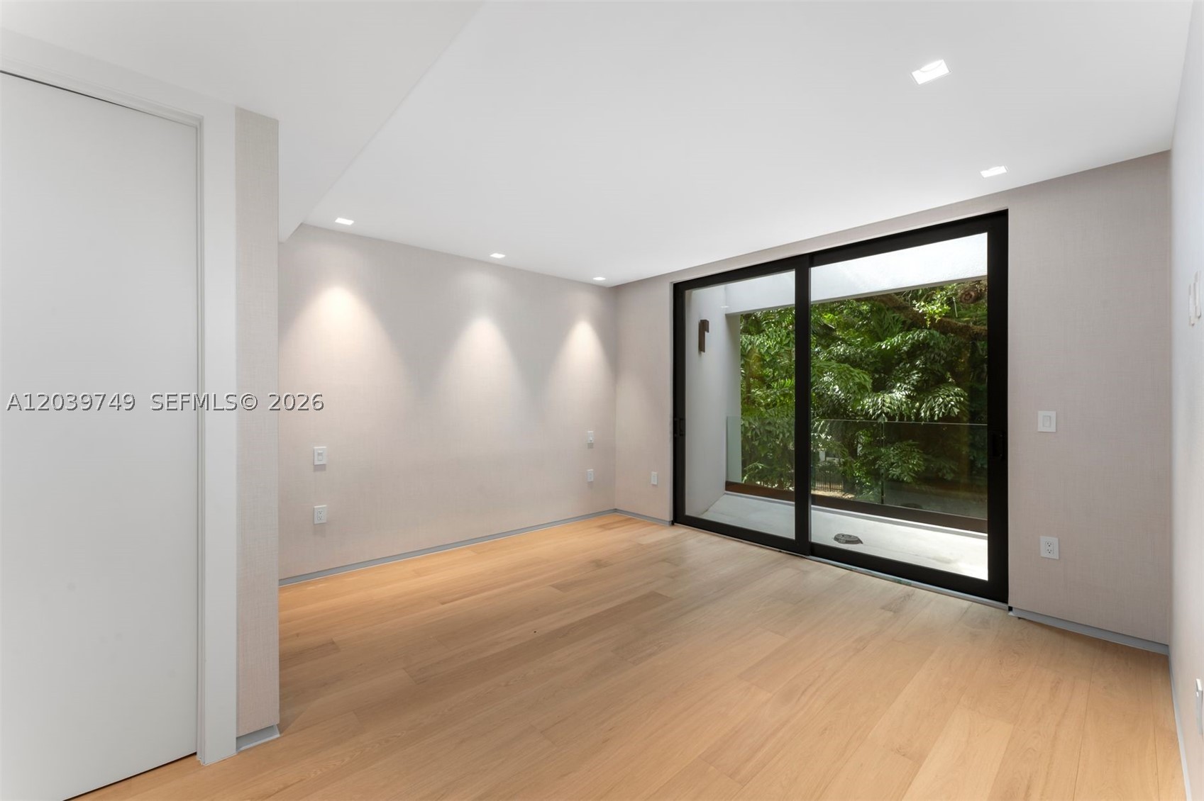 3579 Avocado Ave, Miami FL 33133