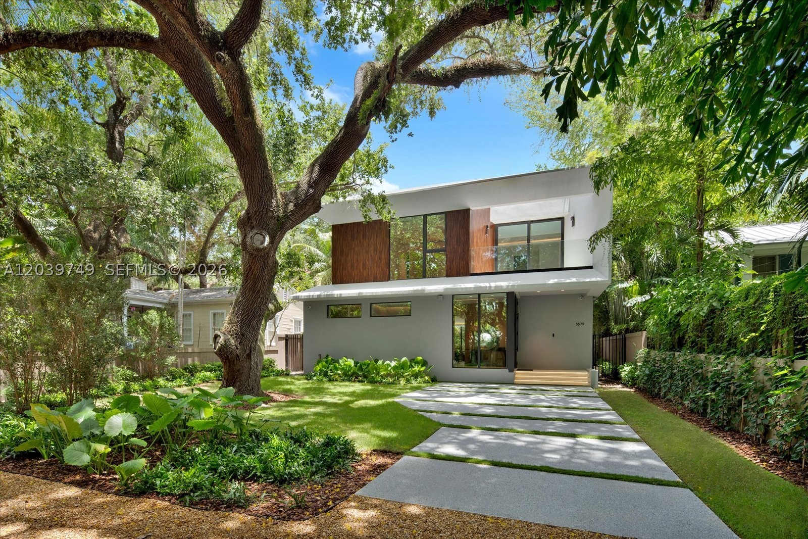 3579 Avocado Ave, Miami FL 33133