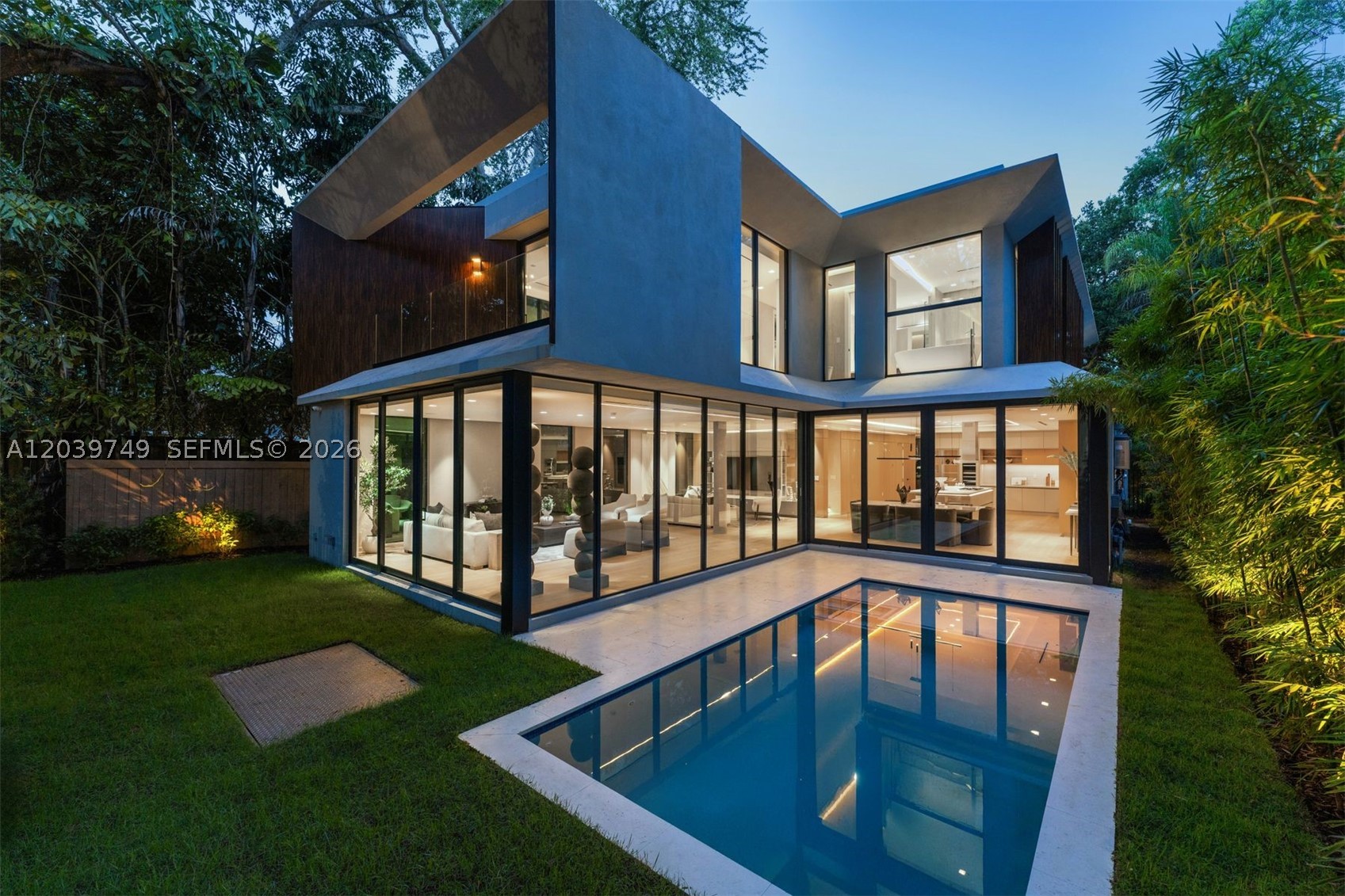 3579 Avocado Ave, Miami FL 33133