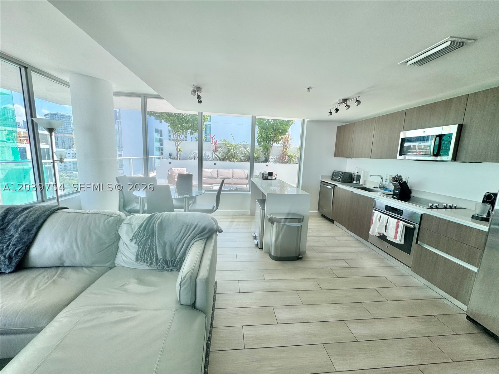 1600 SW 1st Ave #910, Miami FL 33129