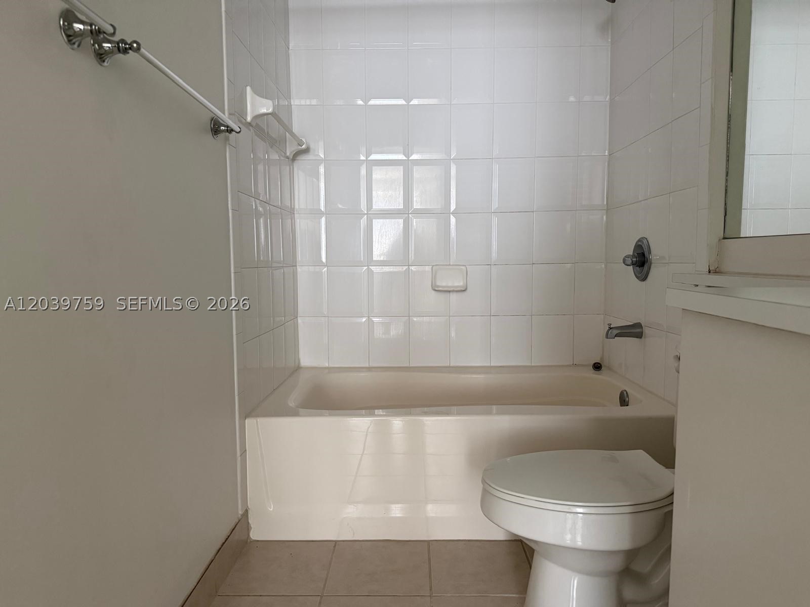 8050 N Nob Hill Rd #105, Tamarac FL 33321