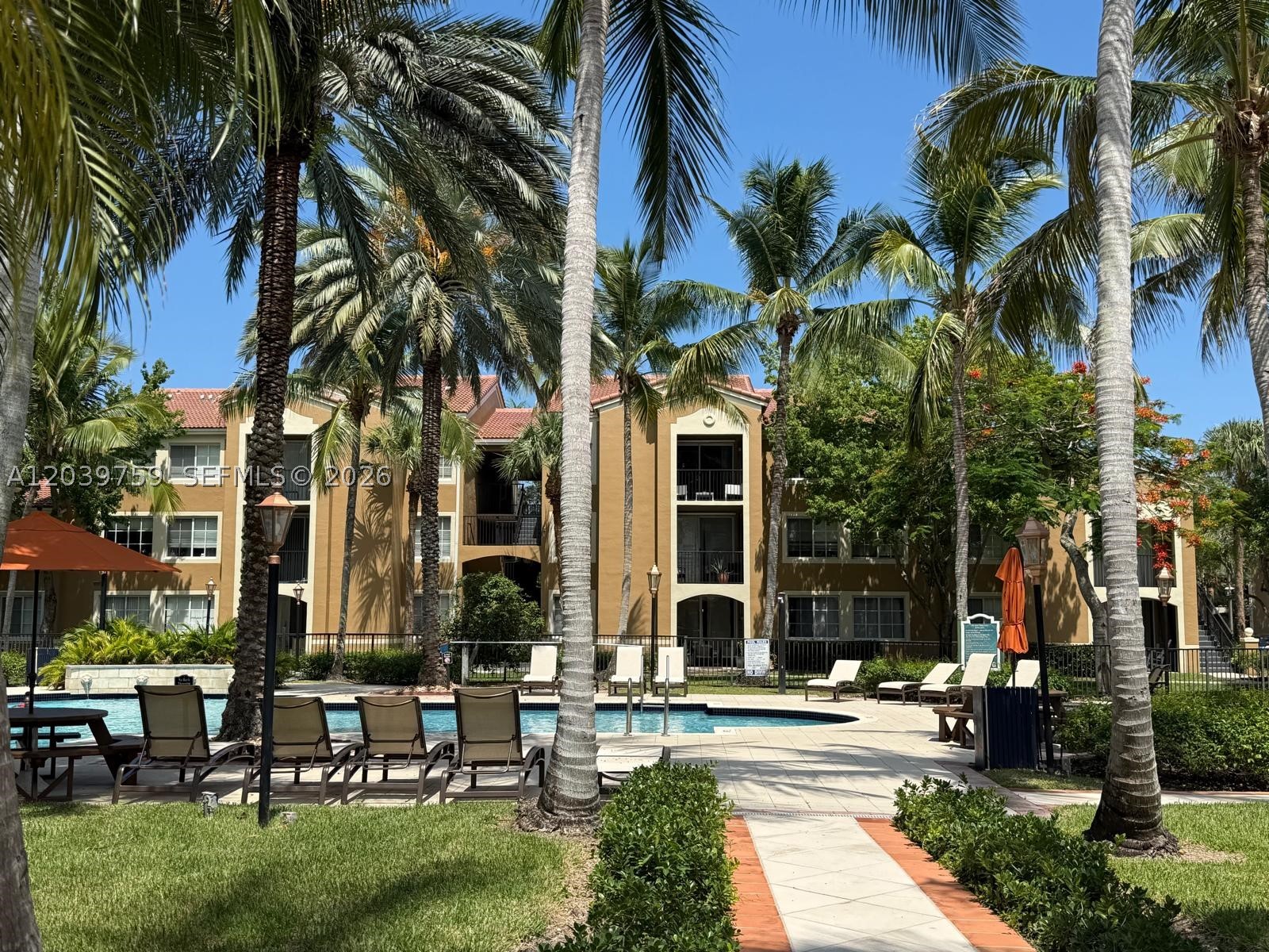 8050 N Nob Hill Rd #105, Tamarac FL 33321