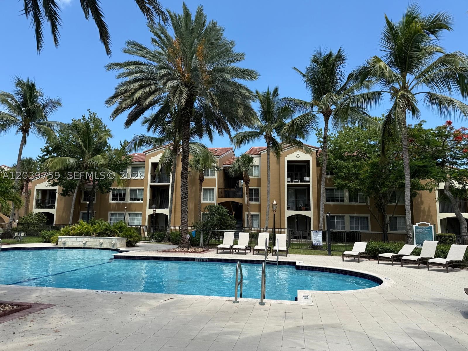 8050 N Nob Hill Rd #105, Tamarac FL 33321