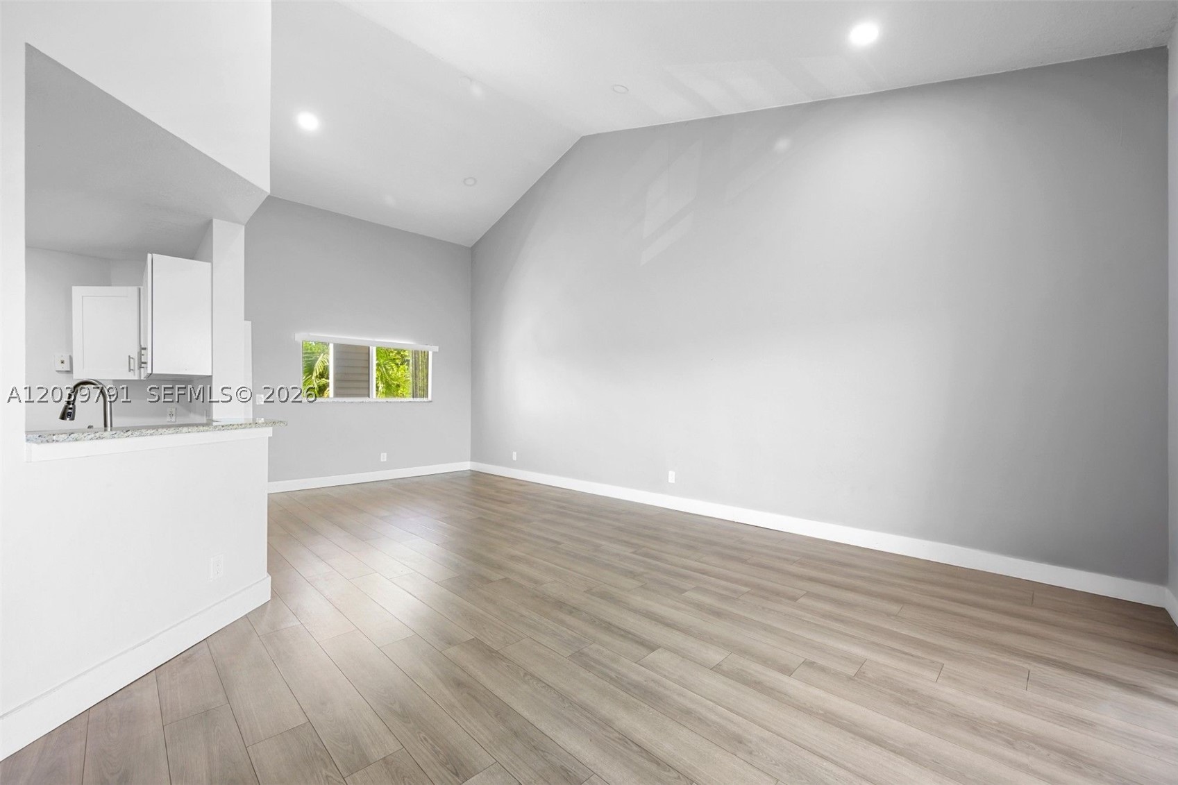 3449 NW 44th St #108, Oakland Park FL 33309