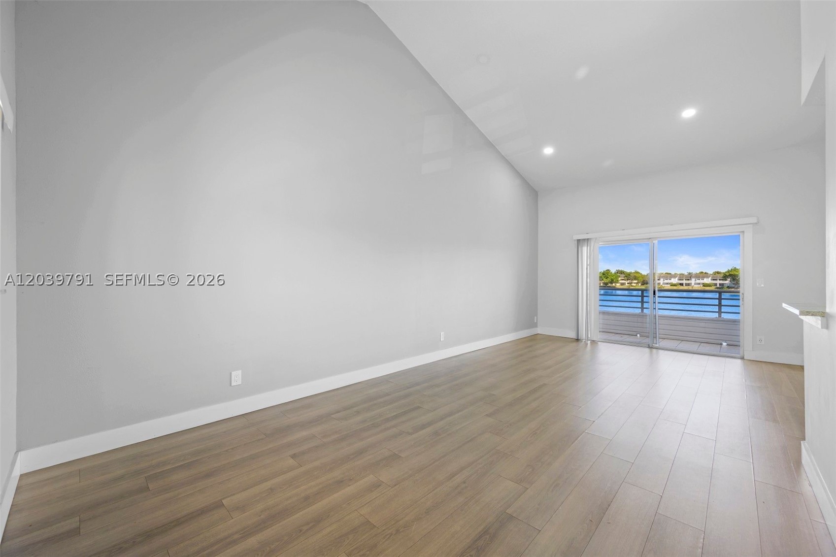 3449 NW 44th St #108, Oakland Park FL 33309