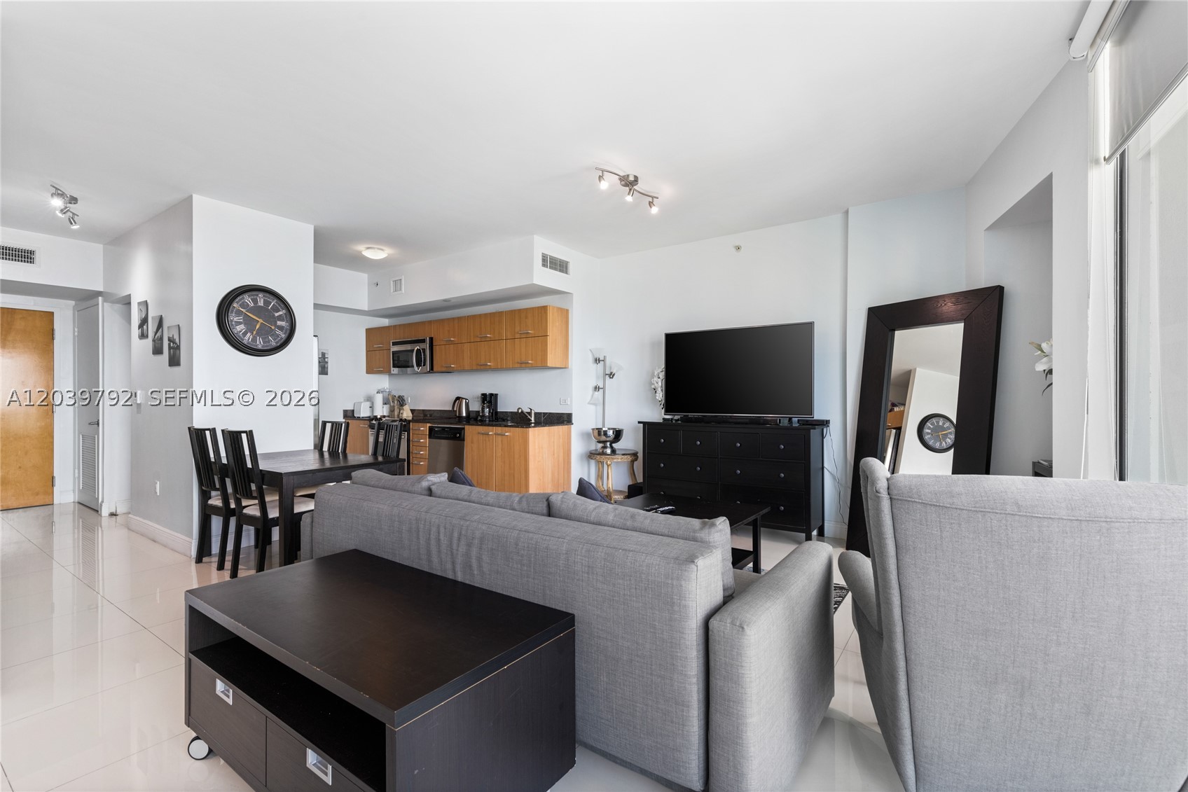 350 S Miami Ave #2815, Miami FL 33130