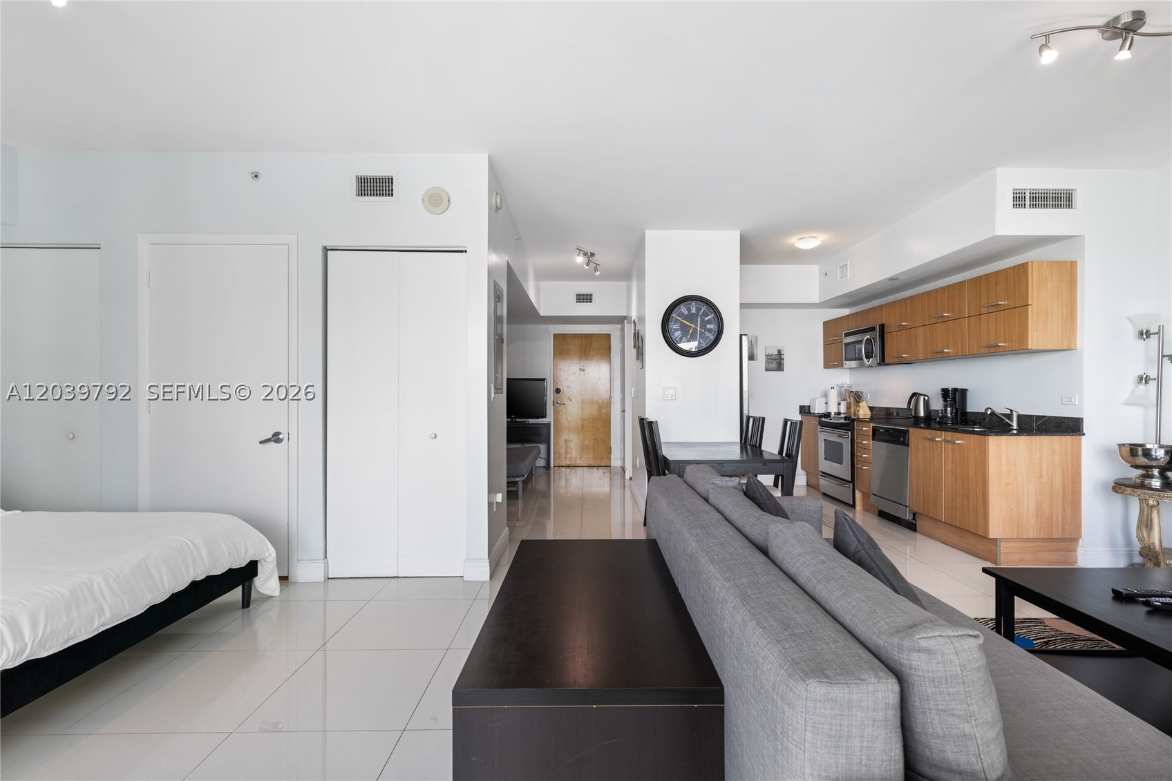 350 S Miami Ave #2815, Miami FL 33130