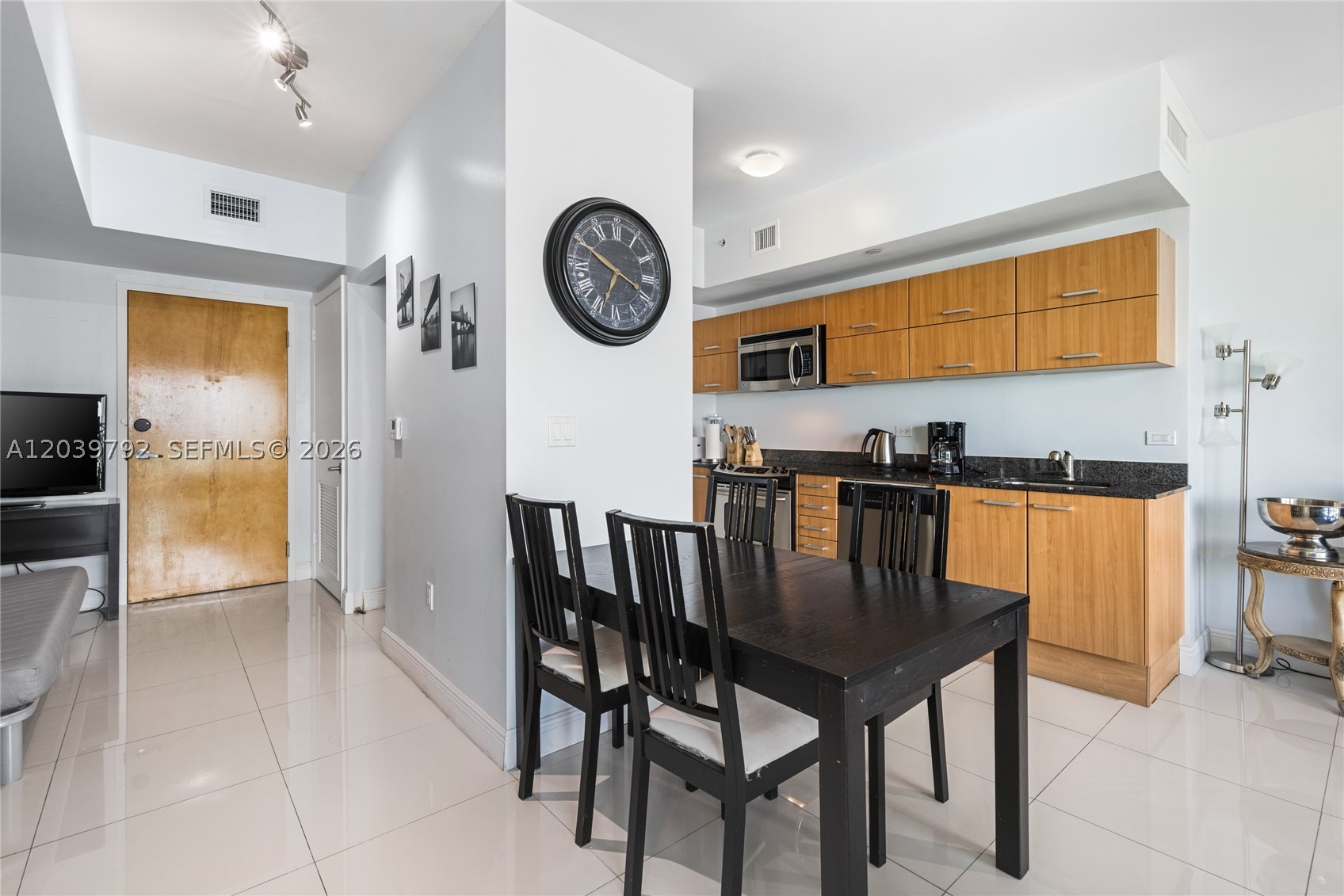 350 S Miami Ave #2815, Miami FL 33130