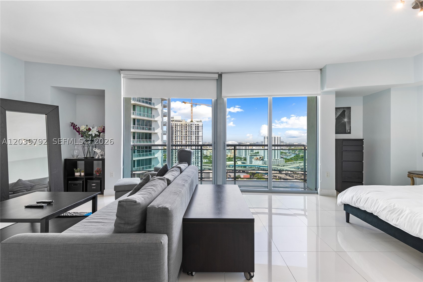 350 S Miami Ave #2815, Miami FL 33130