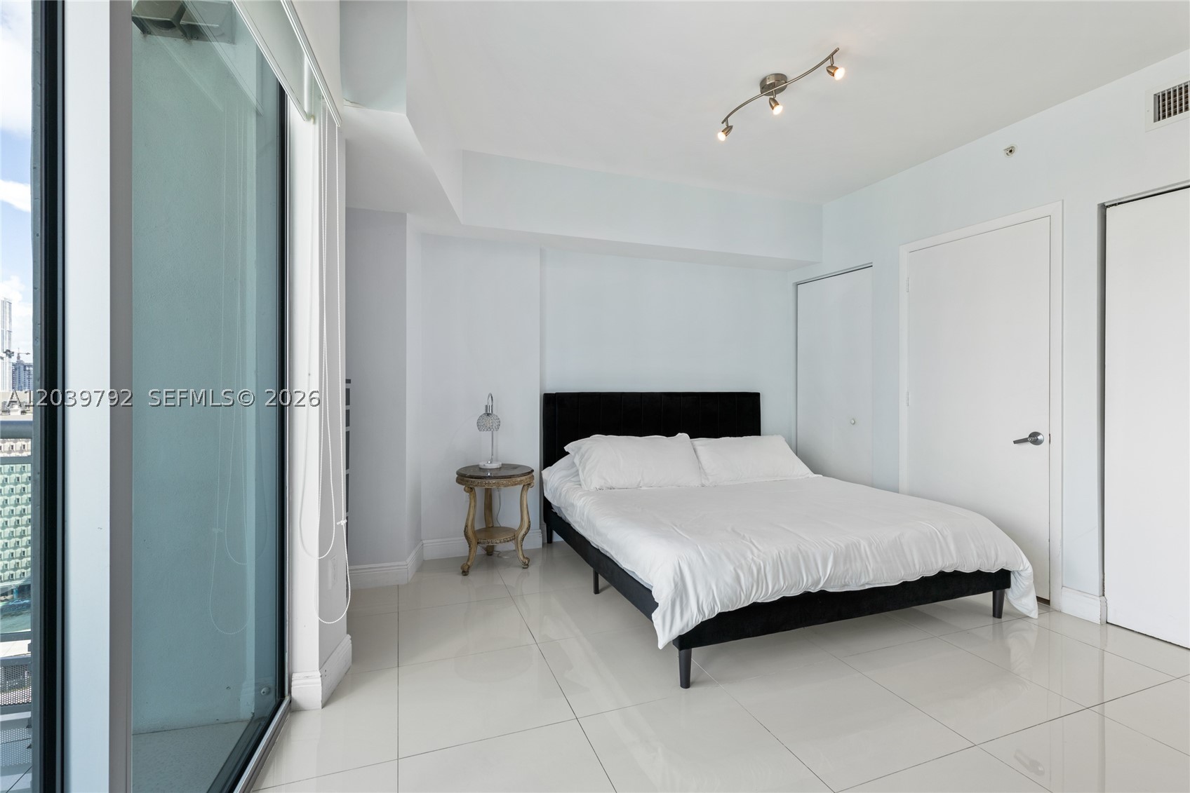 350 S Miami Ave #2815, Miami FL 33130