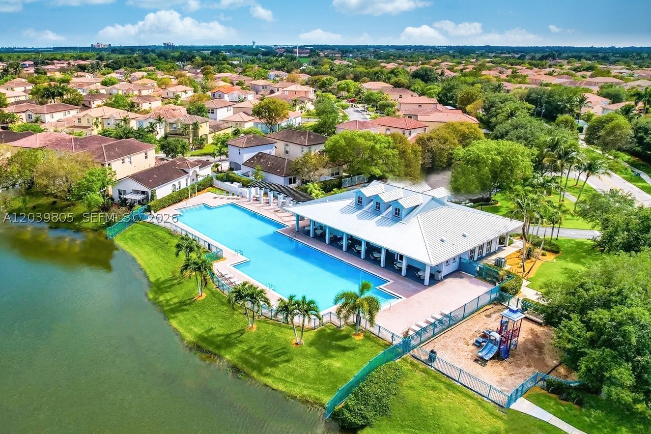 2105 NE 38th Rd, Homestead FL 33033