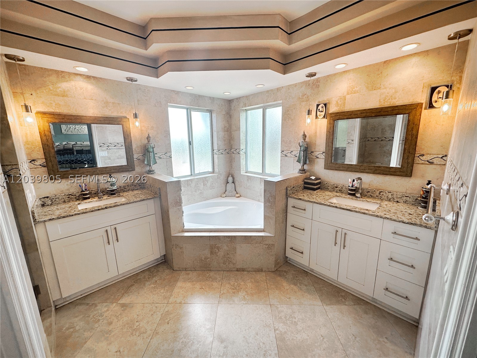 2105 NE 38th Rd, Homestead FL 33033
