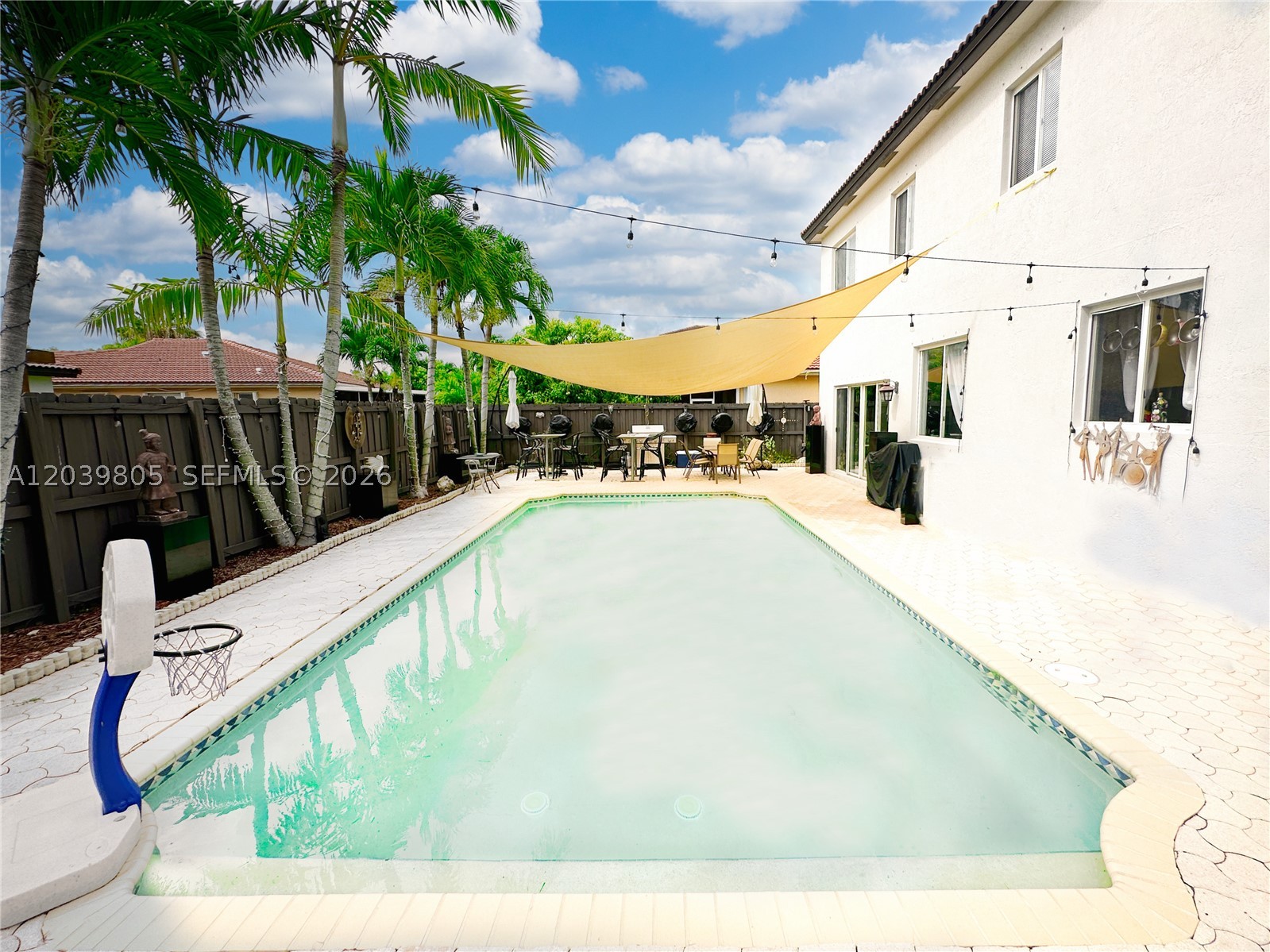 2105 NE 38th Rd, Homestead FL 33033