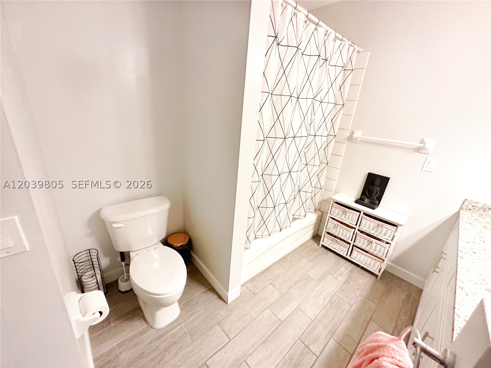 2105 NE 38th Rd, Homestead FL 33033