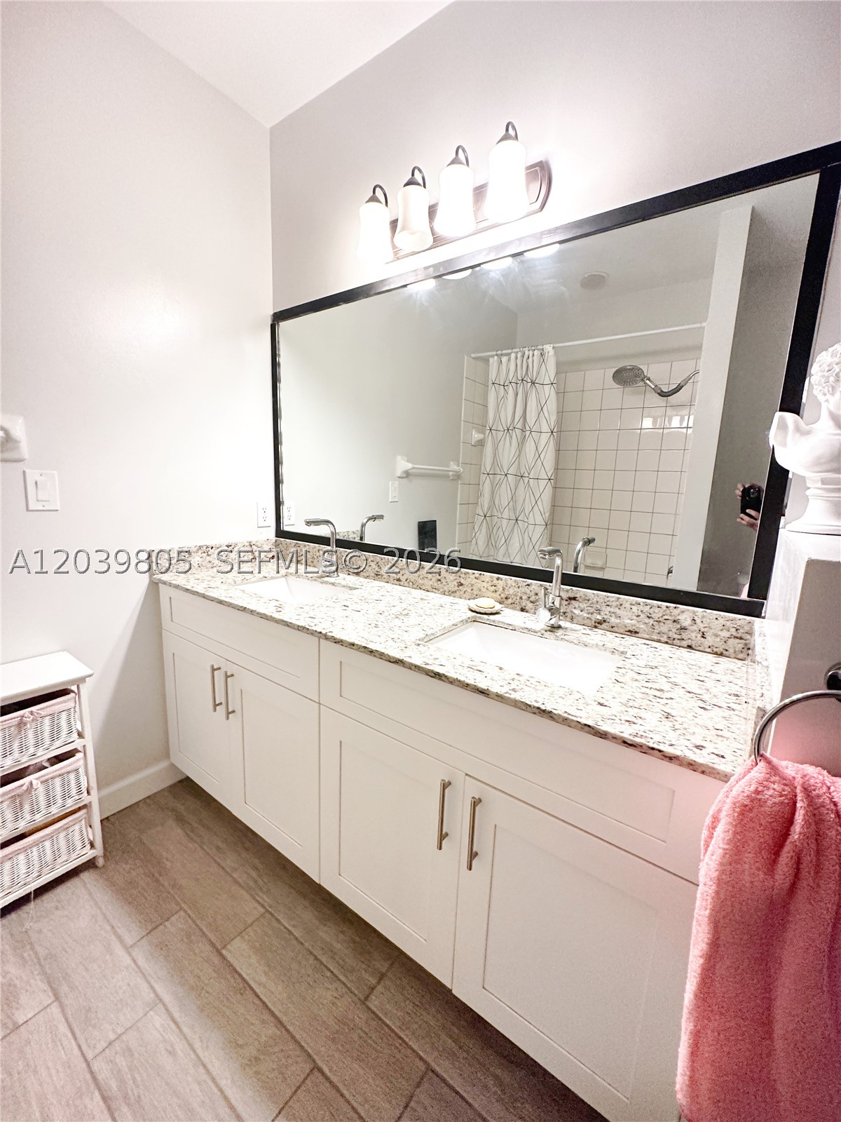 2105 NE 38th Rd, Homestead FL 33033