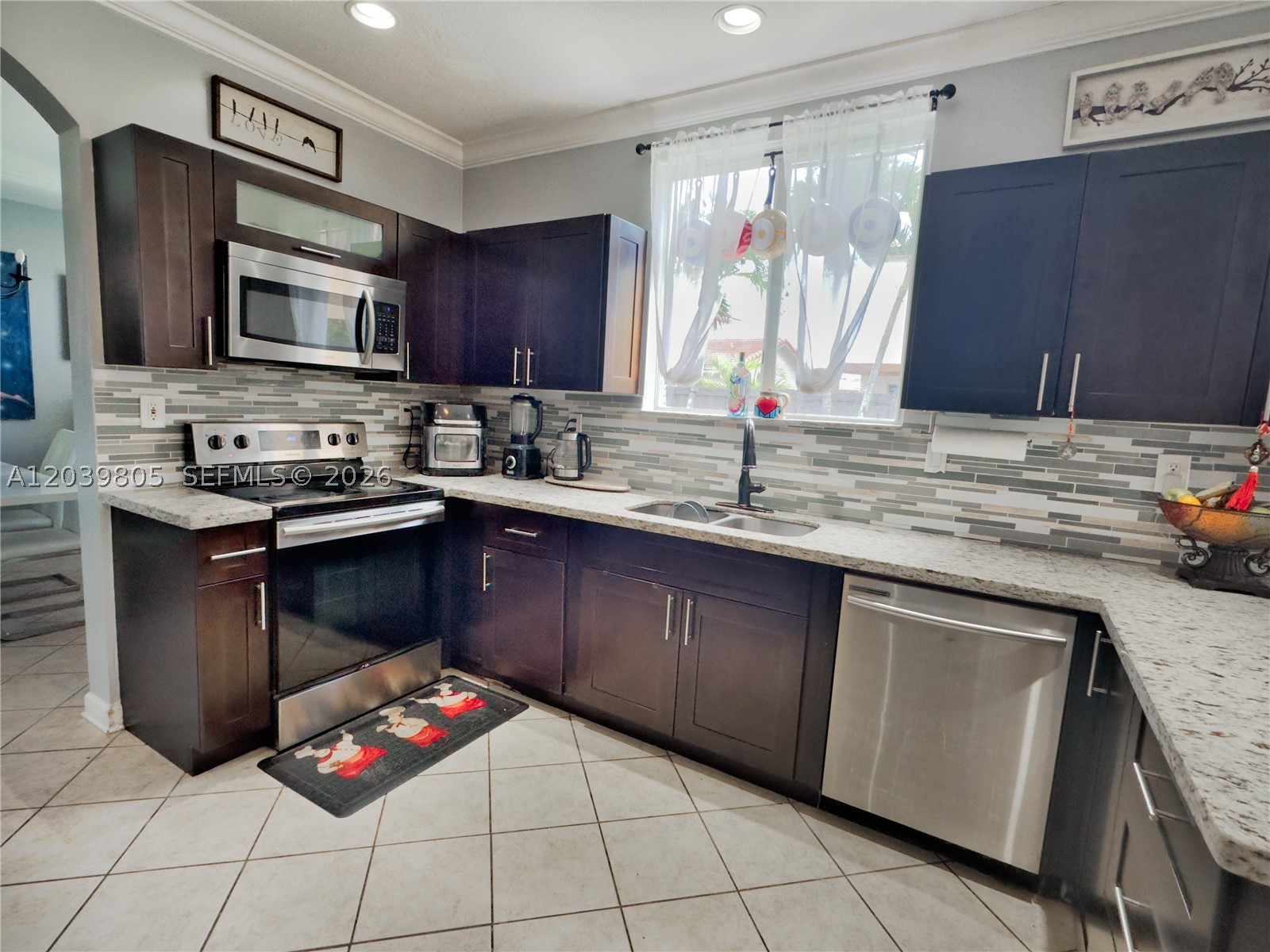 2105 NE 38th Rd, Homestead FL 33033