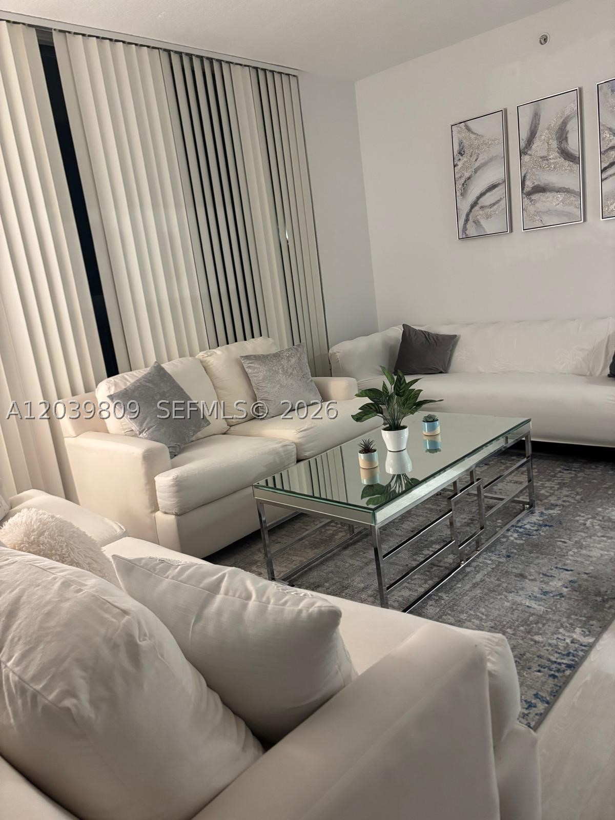 601 NE 23rd St #806, Miami FL 33137