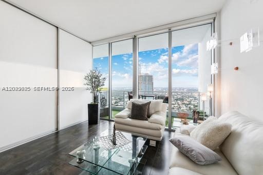 92 SW 3rd St #5108, Miami FL 33130
