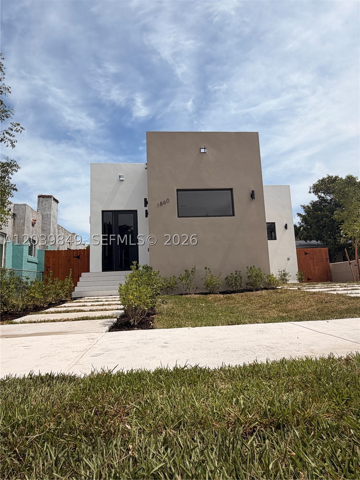 1860 NW 48th St, Miami FL 33142