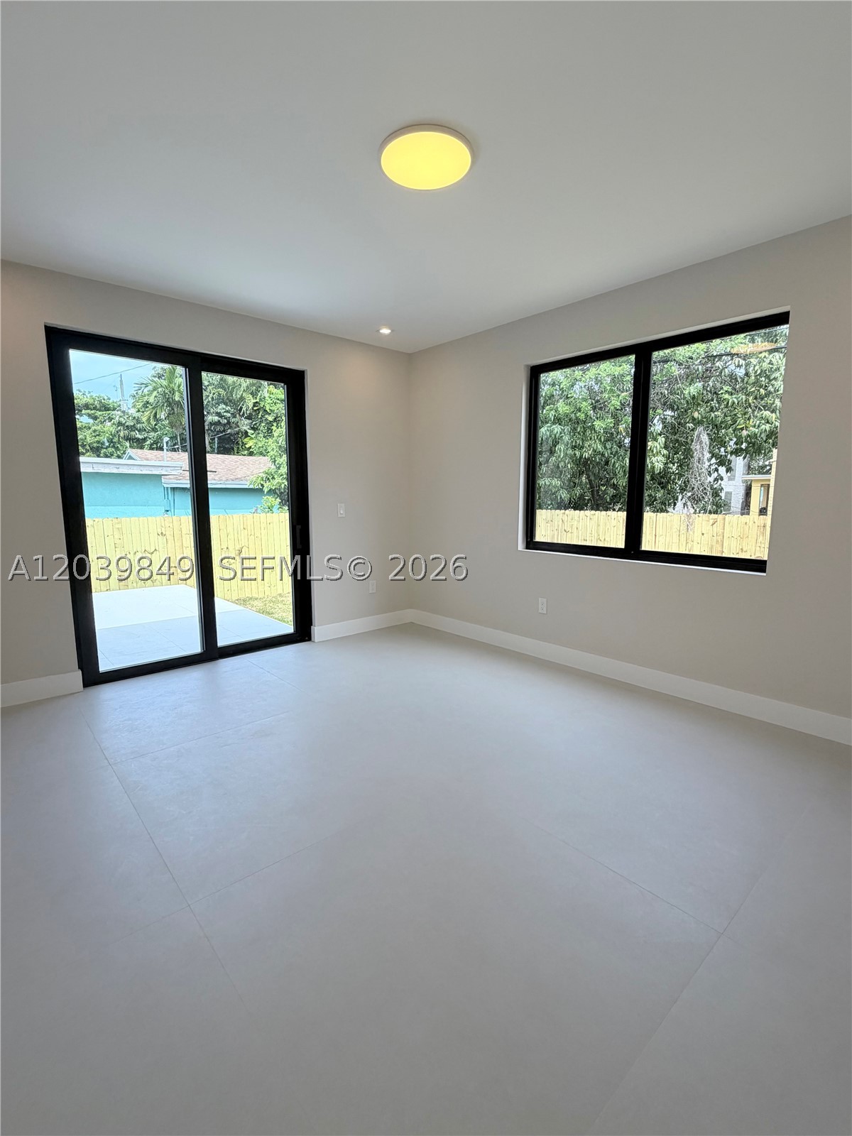 1860 NW 48th St, Miami FL 33142