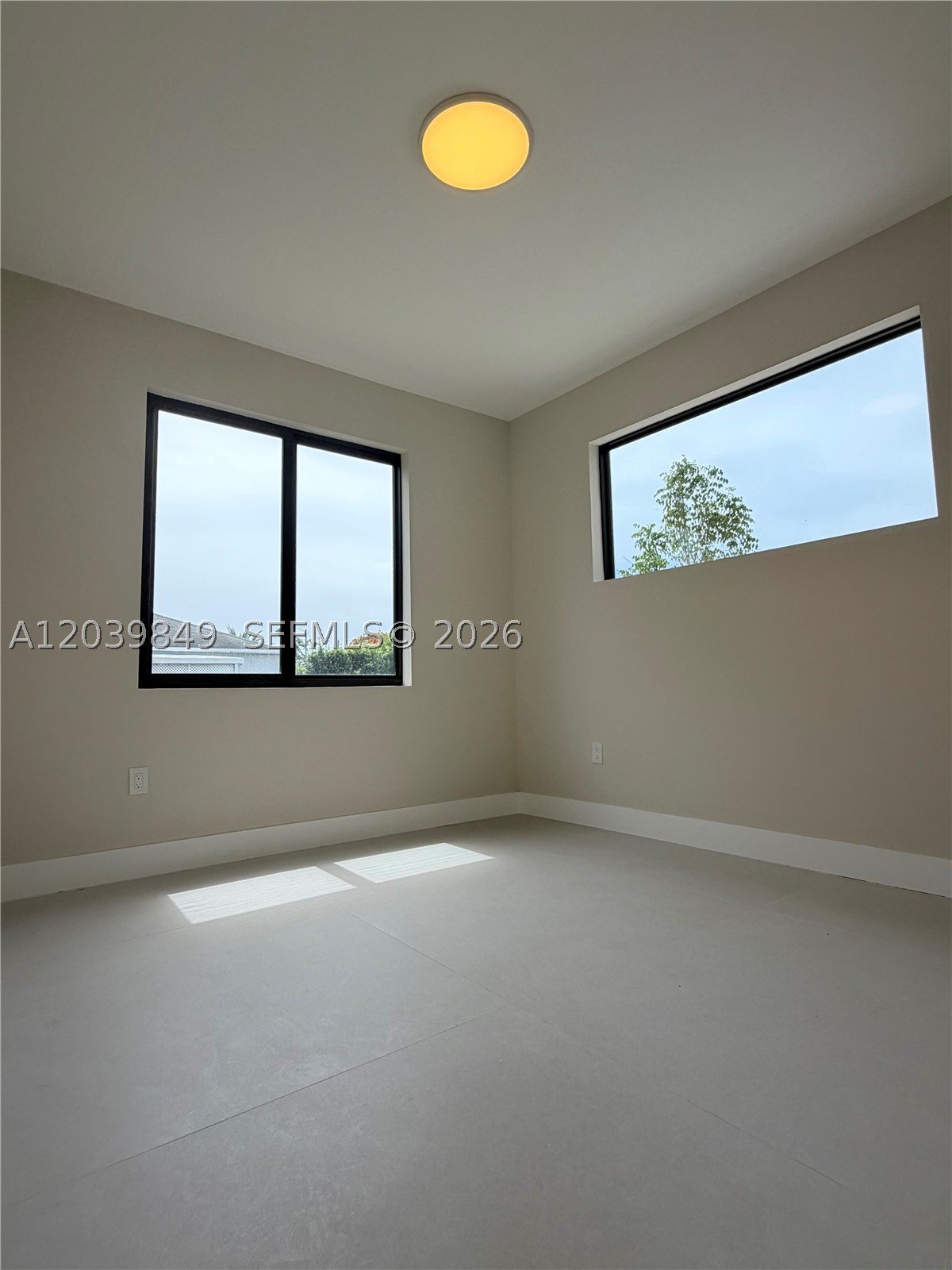 1860 NW 48th St, Miami FL 33142