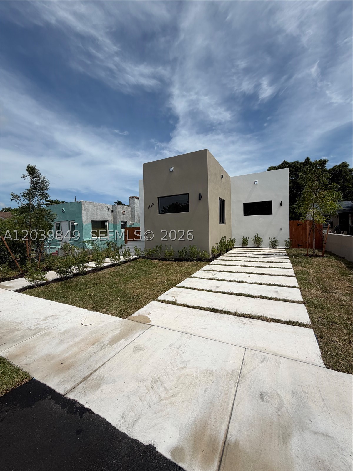 1860 NW 48th St, Miami FL 33142