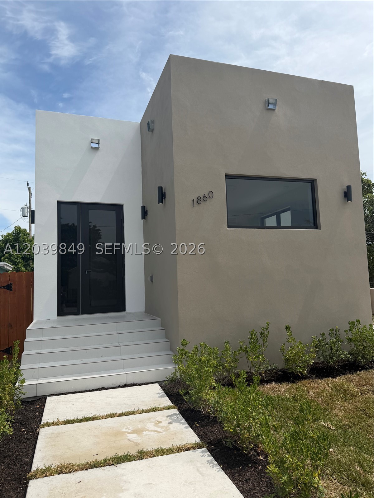 1860 NW 48th St, Miami FL 33142