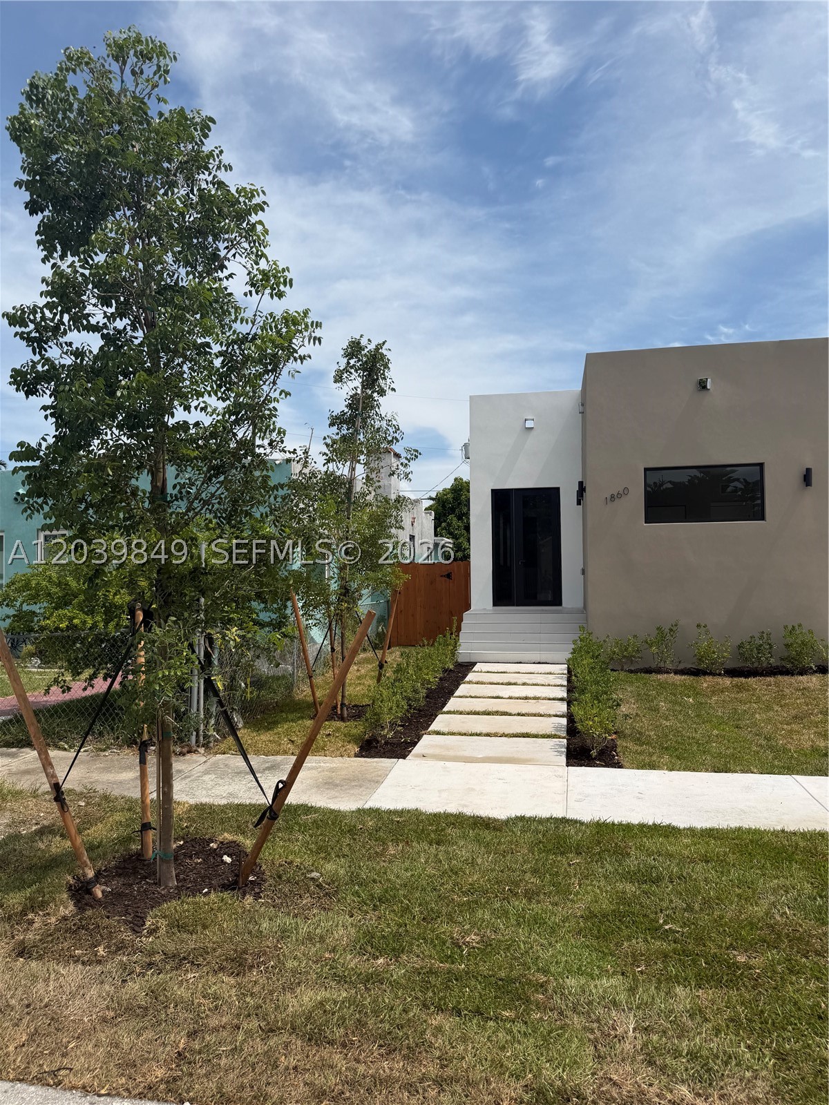 1860 NW 48th St, Miami FL 33142