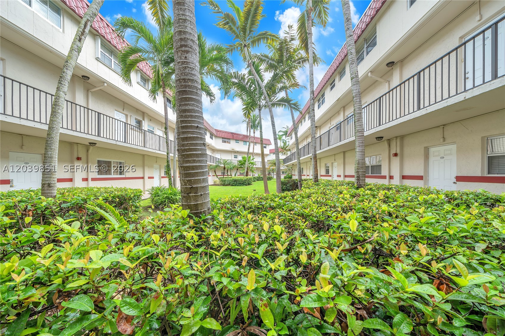 8650 SW 67th Ave #1010, Pinecrest FL 33156