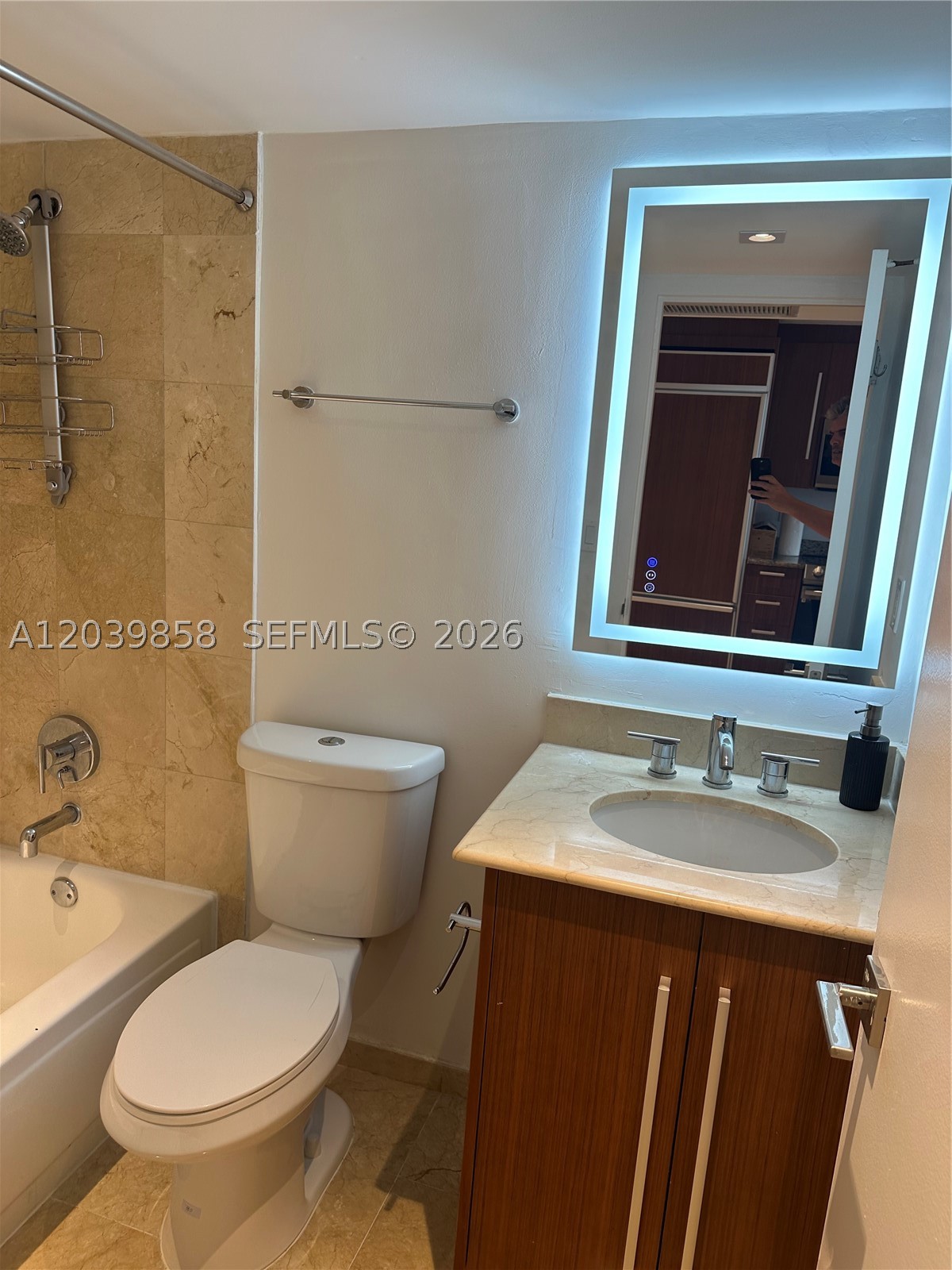 Bal Harbour FL 33180 - A12039858
