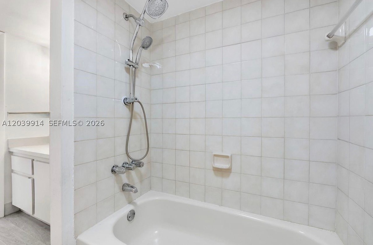 995 SW 84th Ave #223, Miami FL 33144