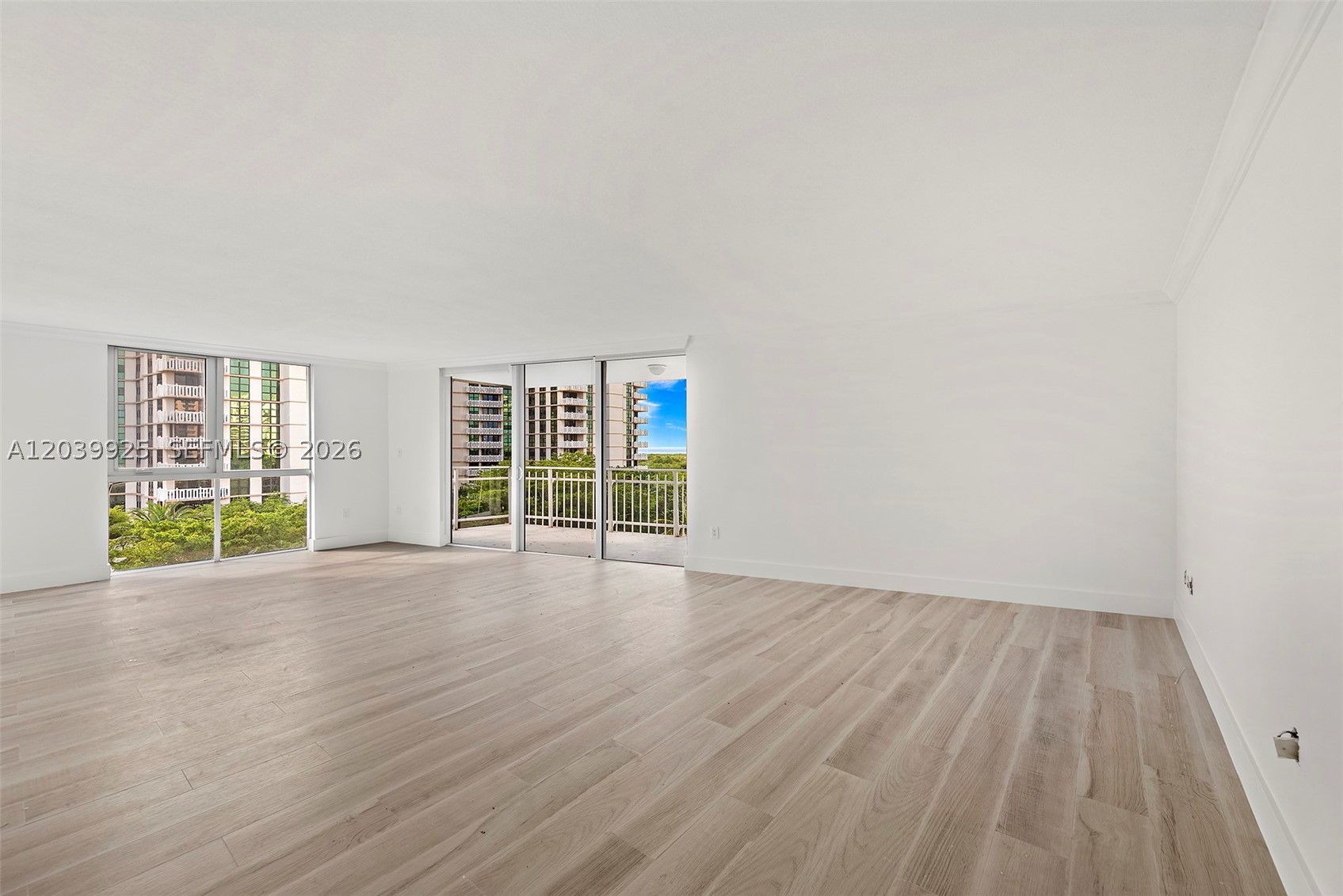 600 Grapetree Dr #7ES, Key Biscayne FL 33149