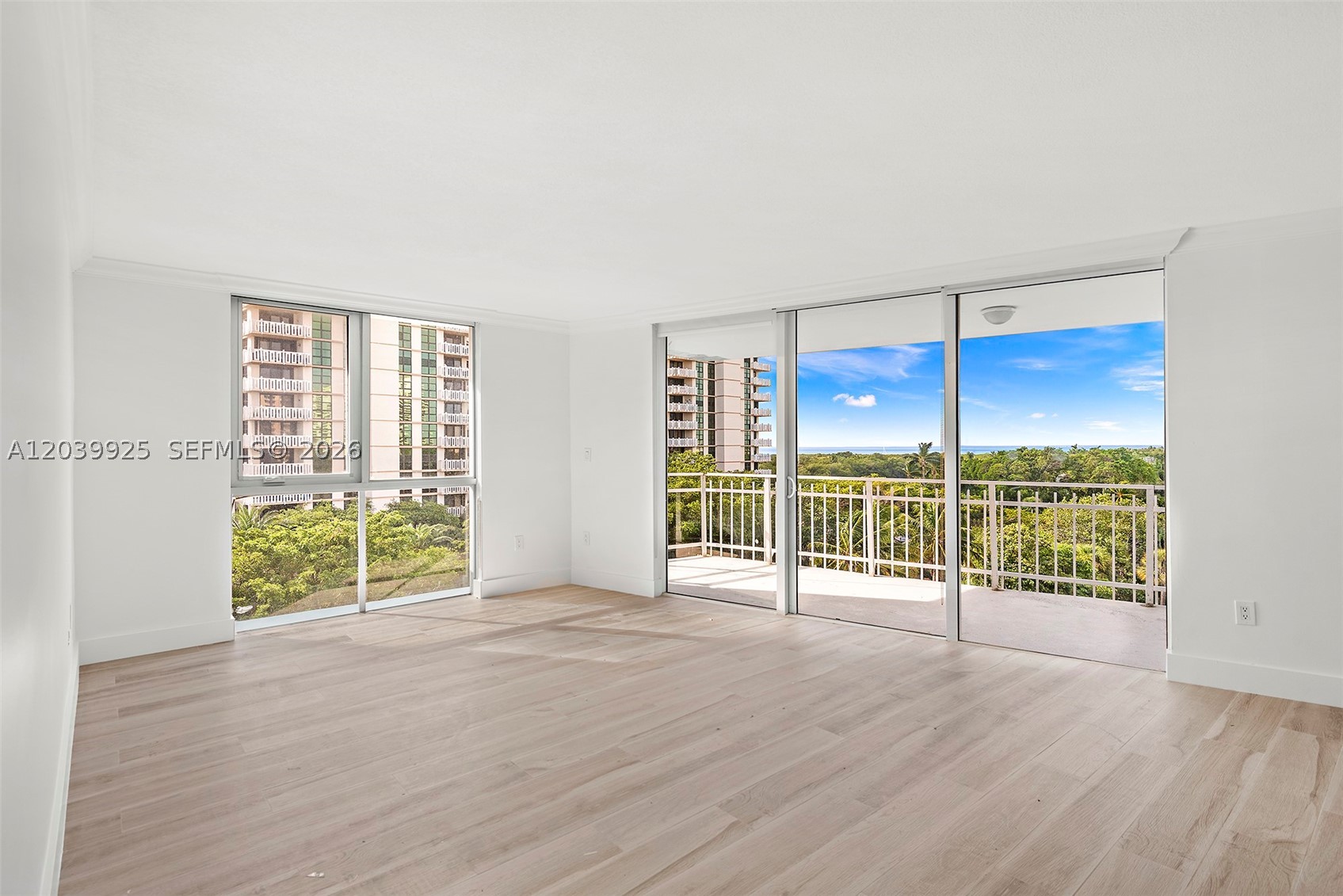 600 Grapetree Dr #7ES, Key Biscayne FL 33149