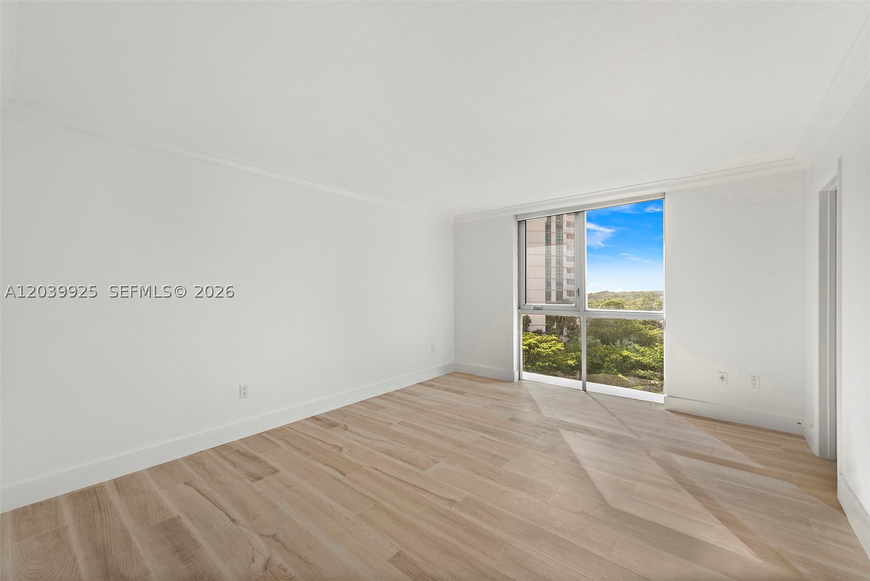 600 Grapetree Dr #7ES, Key Biscayne FL 33149