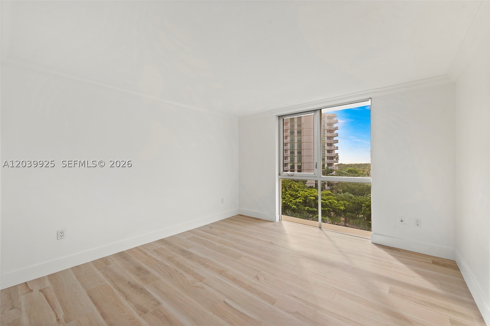 600 Grapetree Dr #7ES, Key Biscayne FL 33149