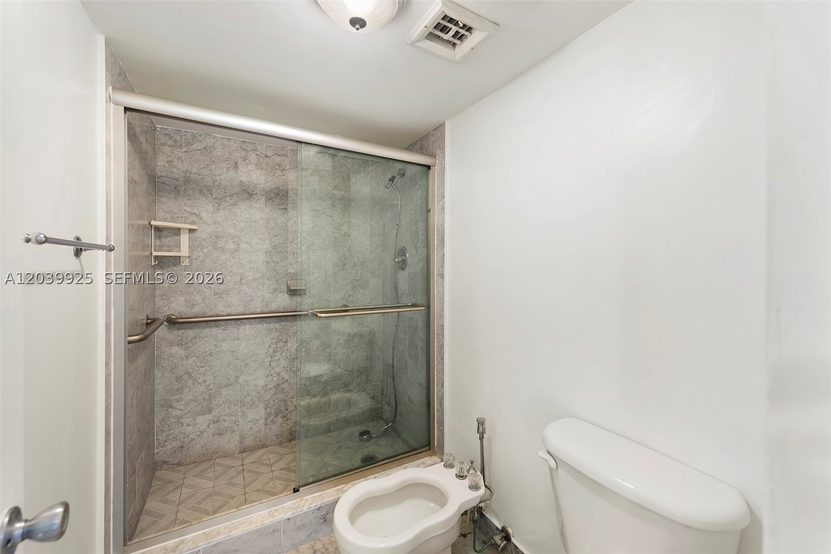 600 Grapetree Dr #7ES, Key Biscayne FL 33149