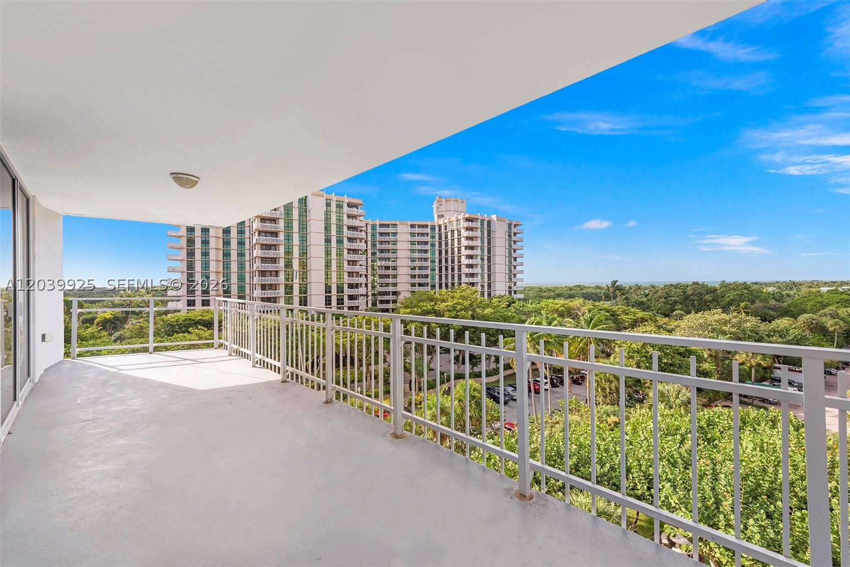 600 Grapetree Dr #7ES, Key Biscayne FL 33149