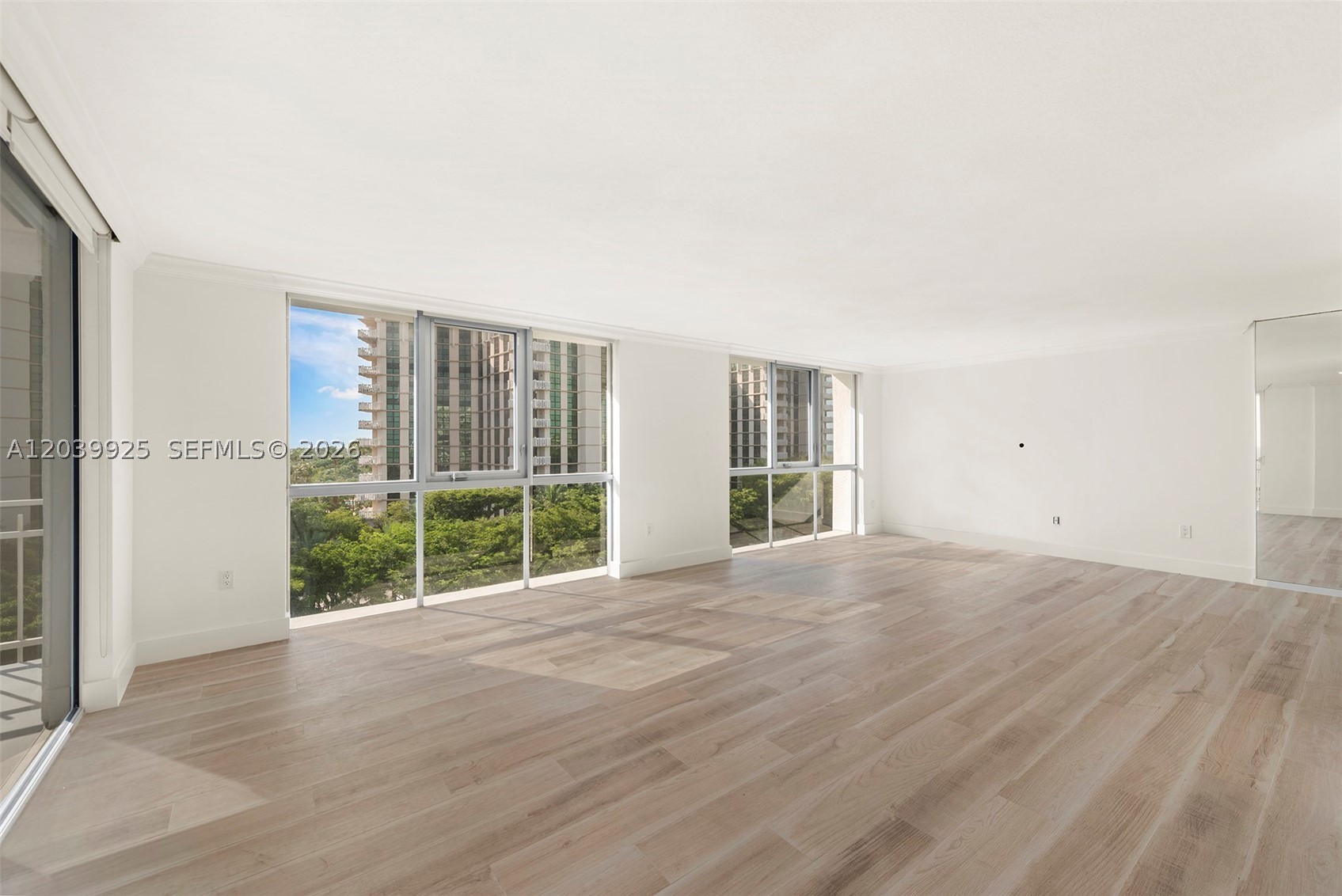 600 Grapetree Dr #7ES, Key Biscayne FL 33149