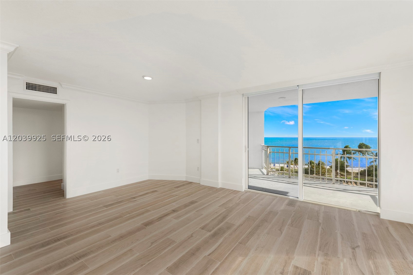 600 Grapetree Dr #7ES, Key Biscayne FL 33149