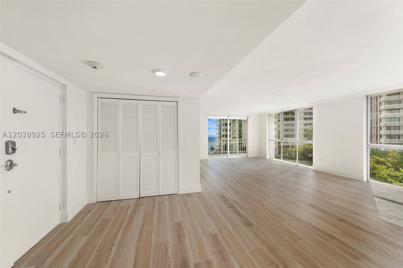 600 Grapetree Dr #7ES, Key Biscayne FL 33149
