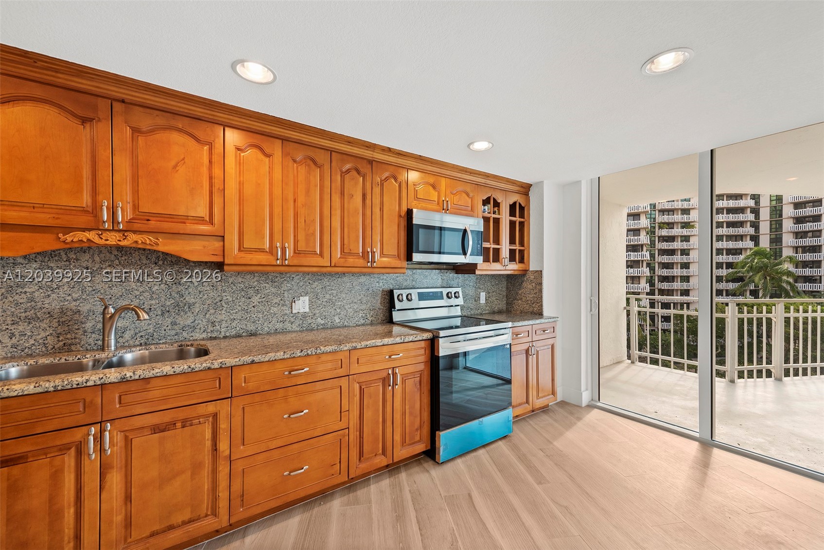 600 Grapetree Dr #7ES, Key Biscayne FL 33149