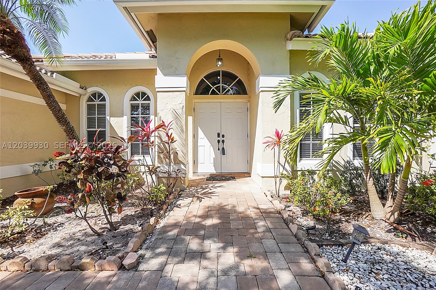 1574 NW 103rd Ter, Coral Springs FL 33071