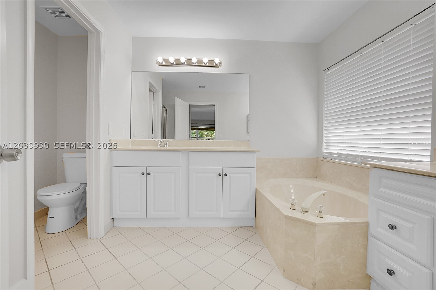 1574 NW 103rd Ter, Coral Springs FL 33071