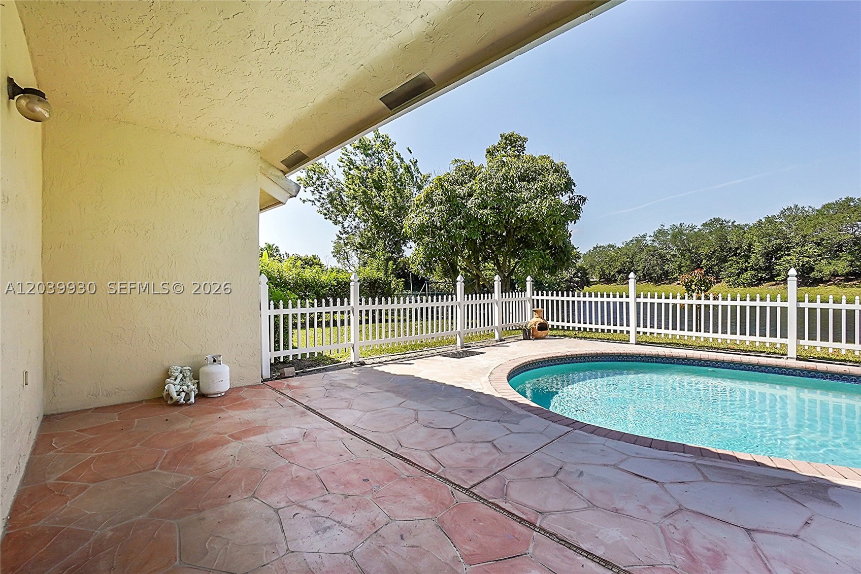 1574 NW 103rd Ter, Coral Springs FL 33071
