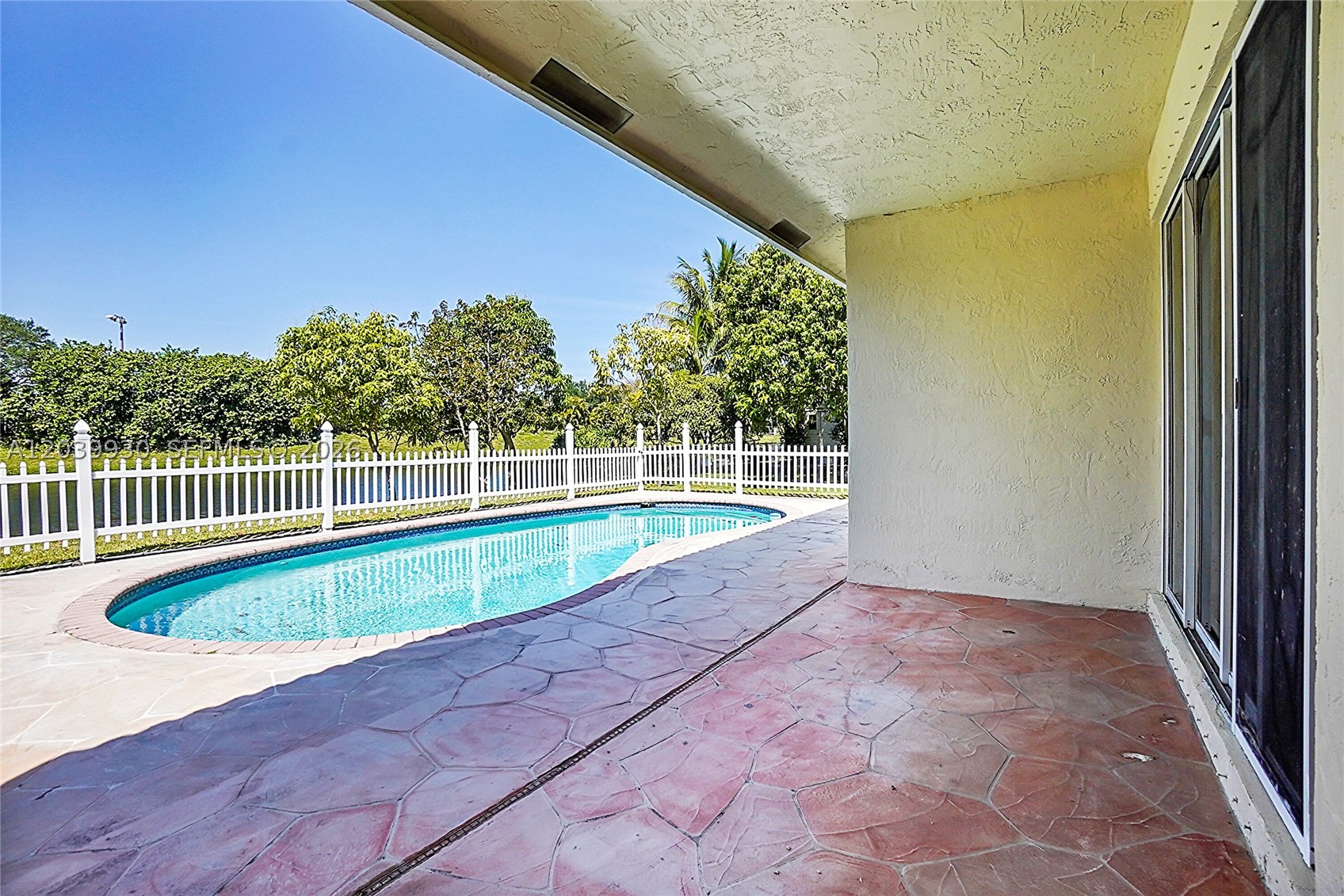 1574 NW 103rd Ter, Coral Springs FL 33071