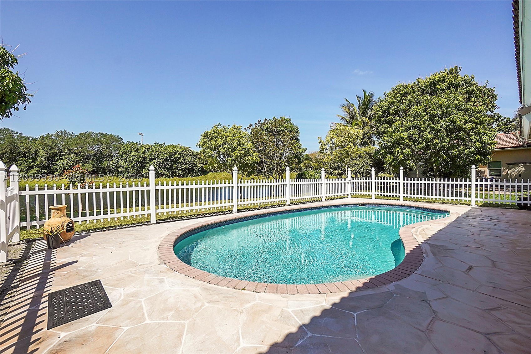 1574 NW 103rd Ter, Coral Springs FL 33071